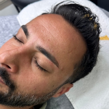 Erkekler İçin Kusursuz Kaş Tasarımı