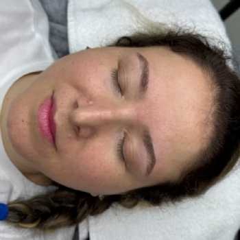 Kaş Alımıyla Bakışlarınıza Güç Katın