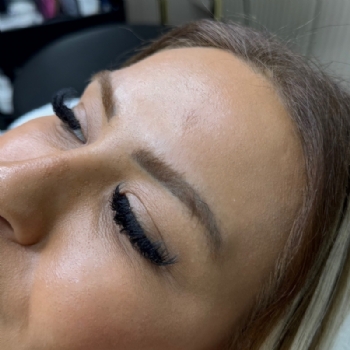 Kaş Alımıyla Bakışlarınıza Güç Katın